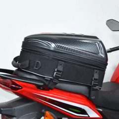 Επεκτεινόμενη Τσάντα Σκληρό Κέλυφος 47L για Ουρά Μοτοσικλέτας Moto Centric 11-MC0113 – Μαύρο, Carbon - Sfyri.gr - Ηλεκτρονικό Πολυκατάστημα